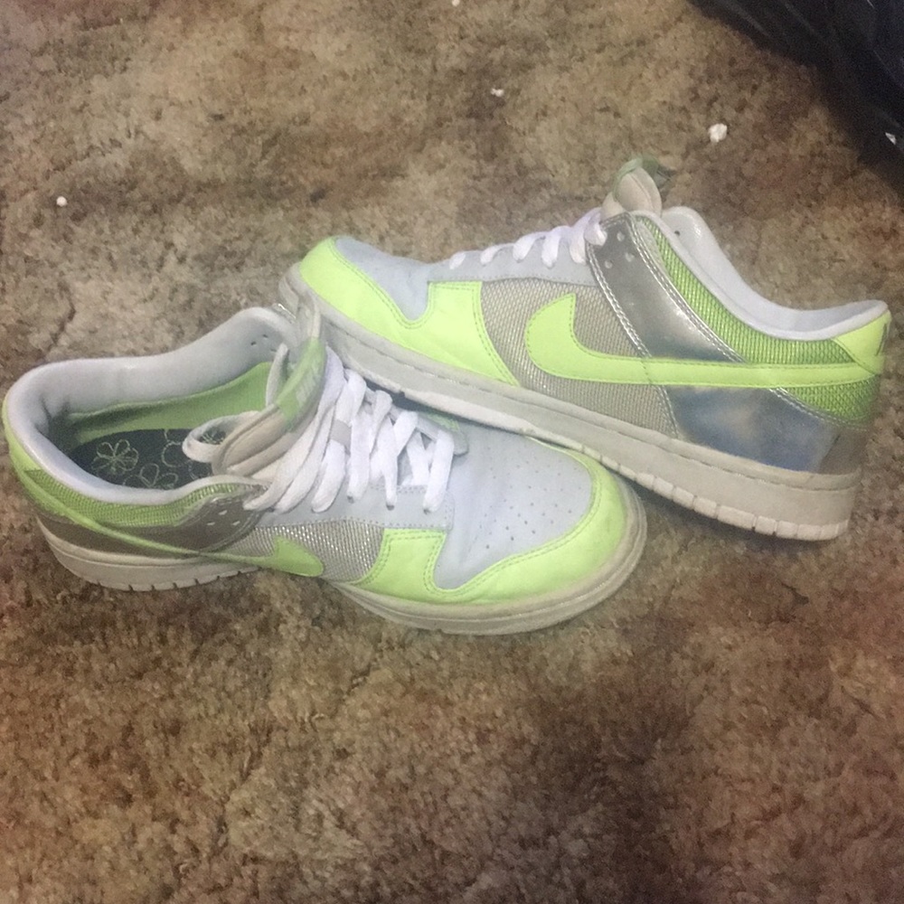 Silver, grey, n green dunks